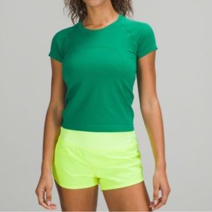 Lululemon Swiftly Tech Short Sleeve Shirt 2.0 *Race Length
Emerald Ice Green
